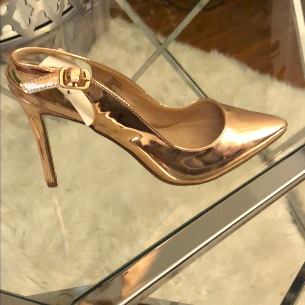 Gold Close Toe Pumps View 4